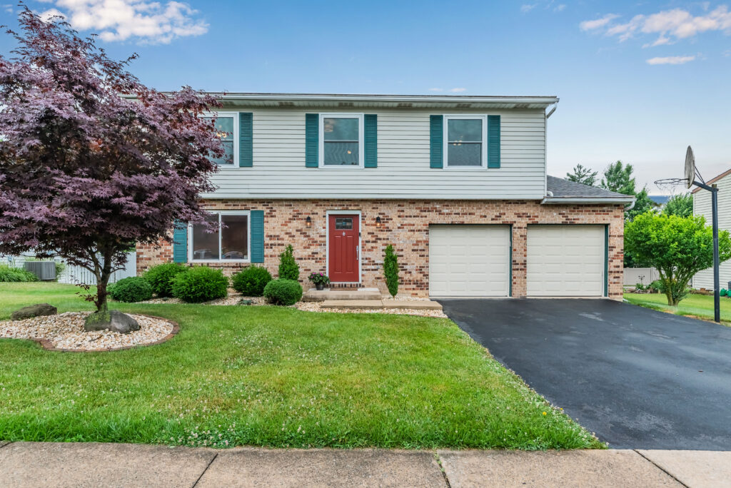 Front-Photo-of 2727-Colonial-Rd-Harrisburg-PA-17112-